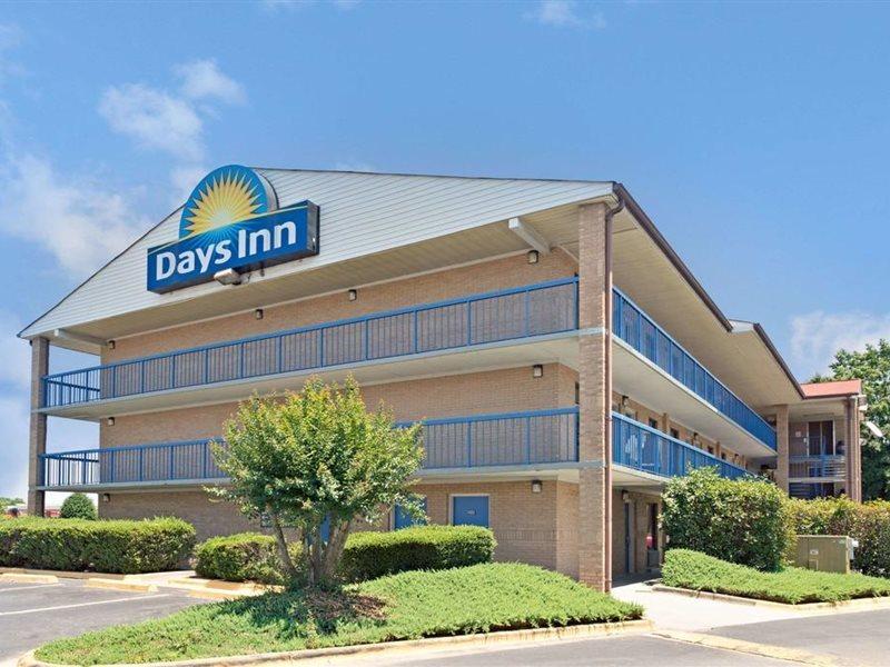 Days Inn By Wyndham Charlotte Northlake Εξωτερικό φωτογραφία