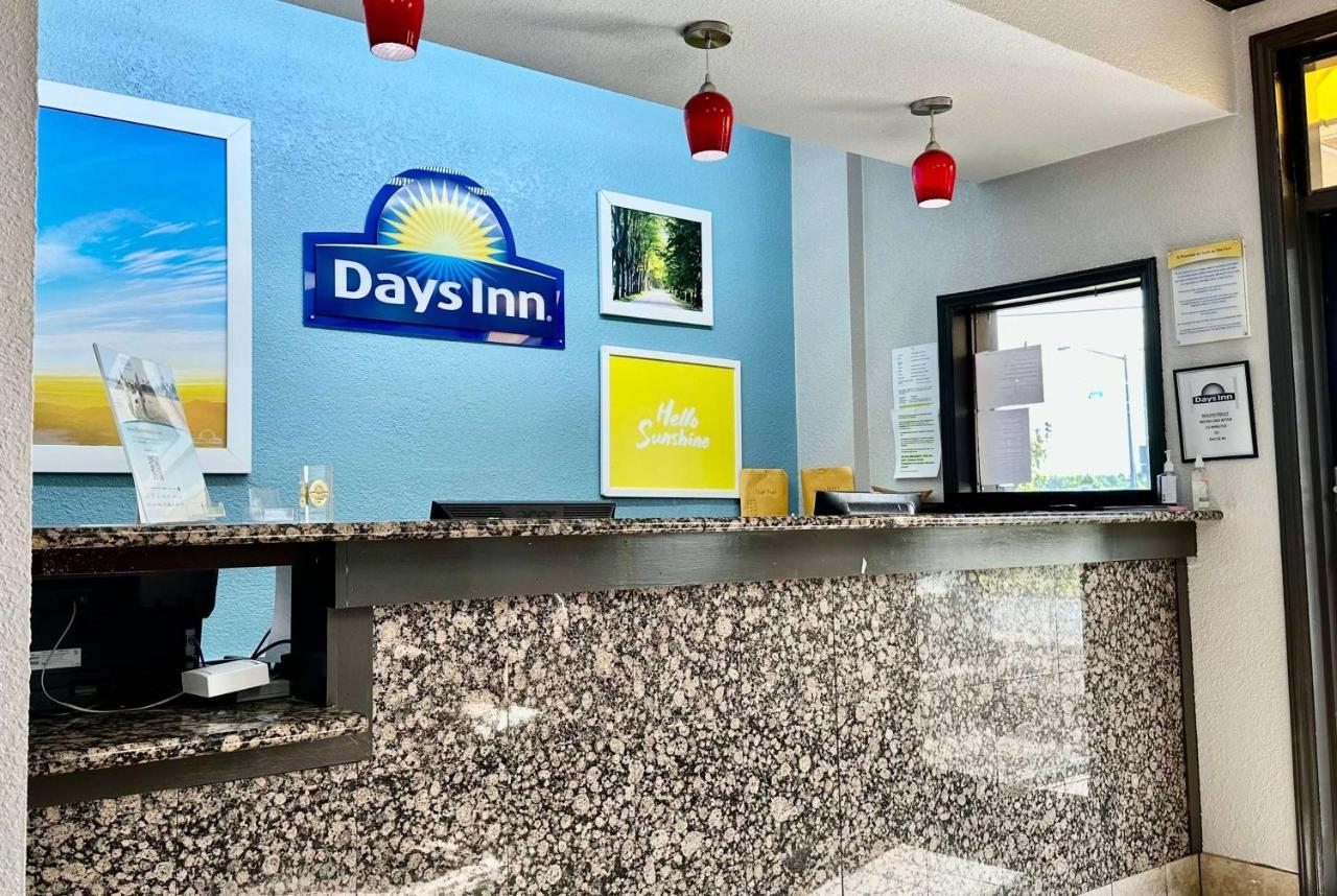 Days Inn By Wyndham Charlotte Northlake Εξωτερικό φωτογραφία