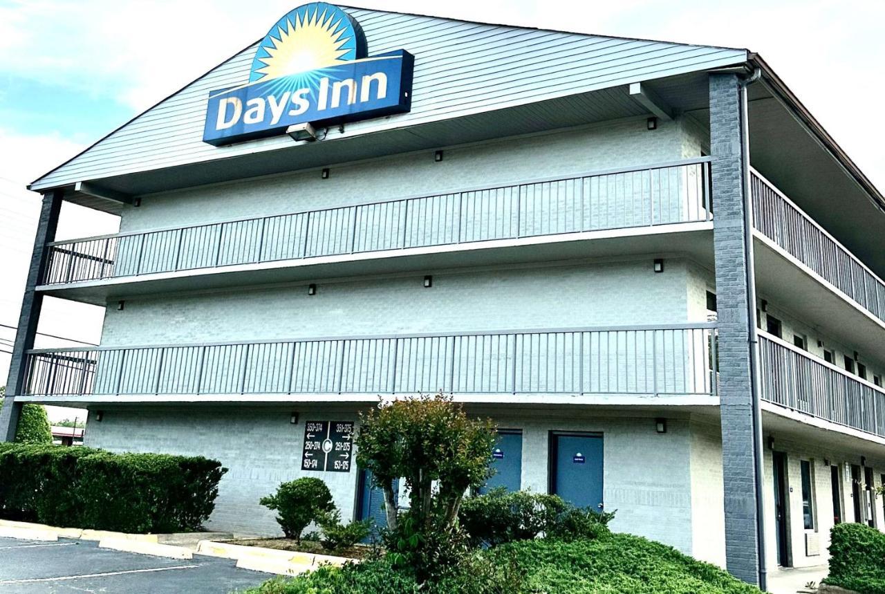 Days Inn By Wyndham Charlotte Northlake Εξωτερικό φωτογραφία