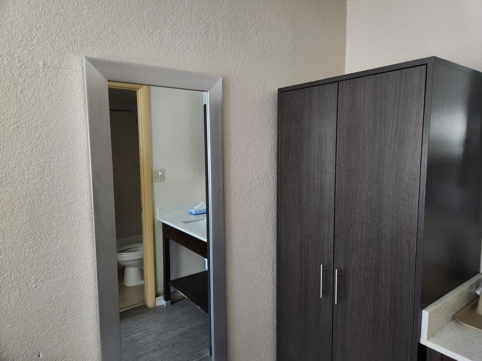 Days Inn By Wyndham Charlotte Northlake Εξωτερικό φωτογραφία
